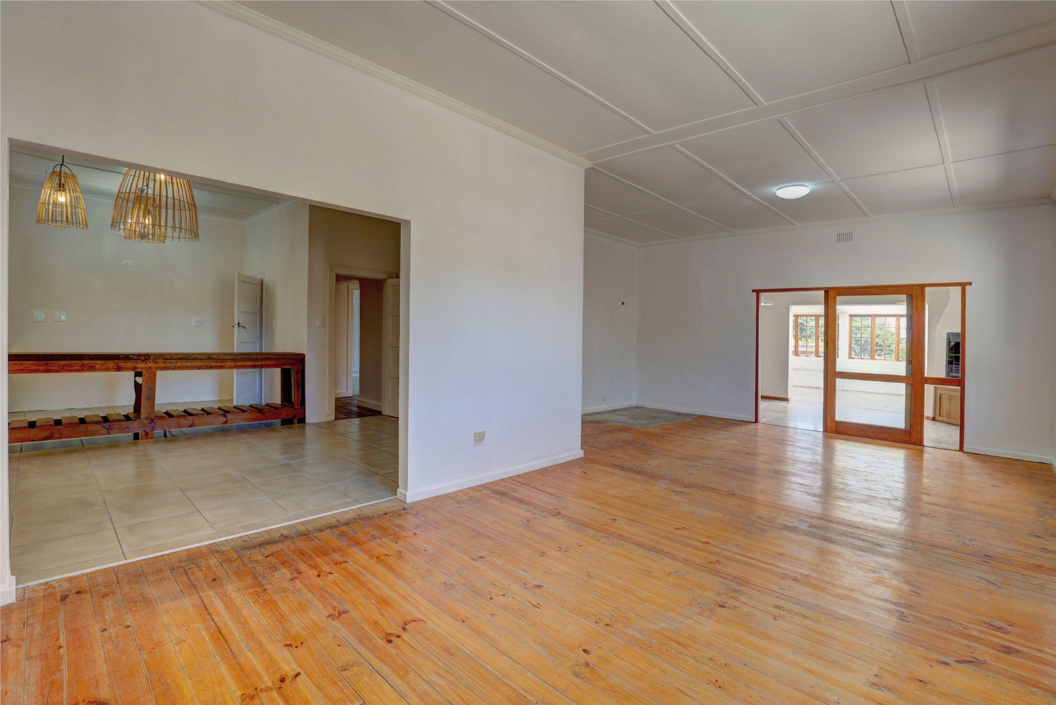 Image 4 of 6