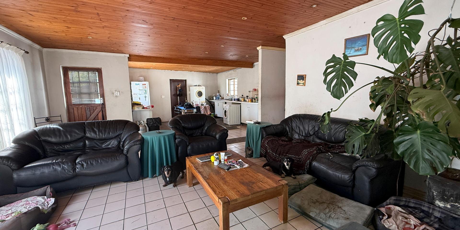 Image 4 of 6