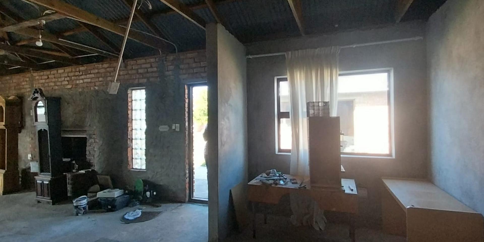 Image 3 of 6
