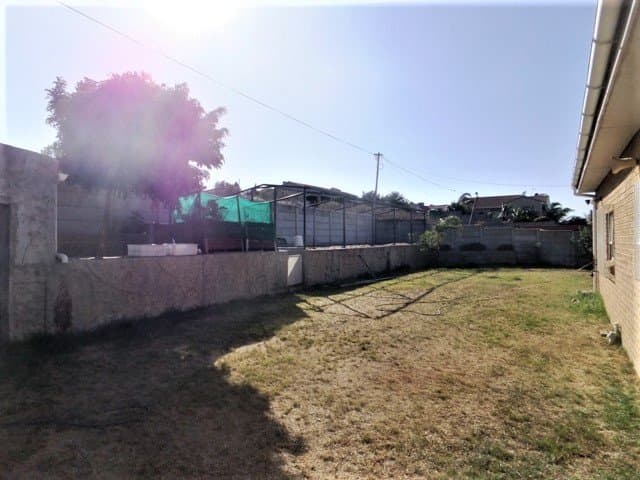 Image 4 of 6