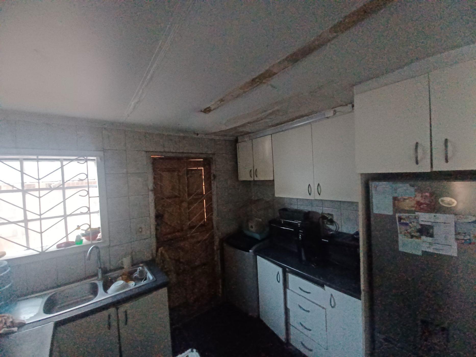 Image 3 of 6