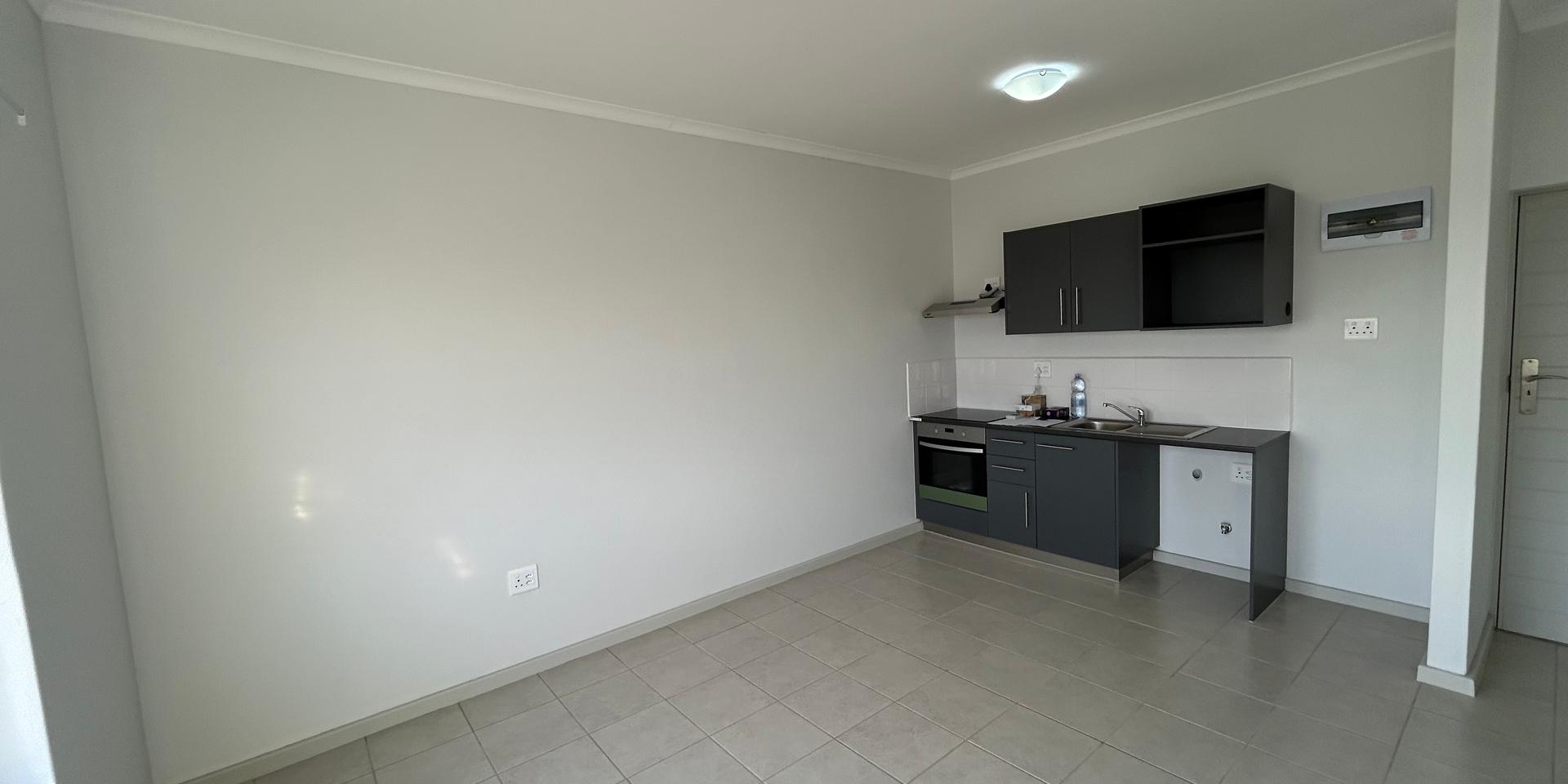 Image 4 of 6