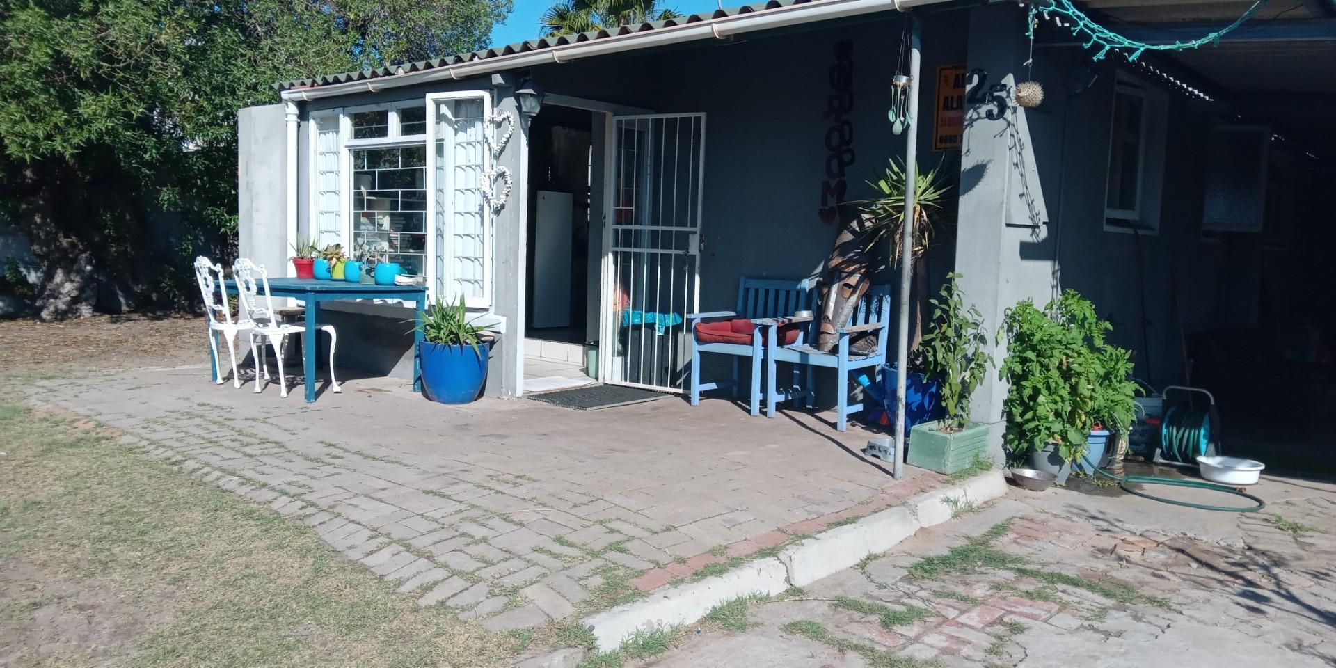 Image 2 of 6