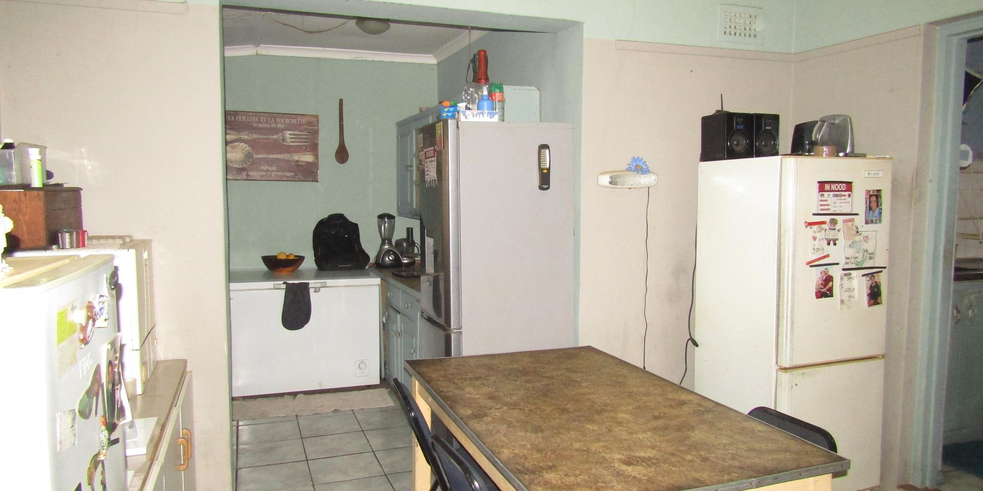 Image 4 of 6
