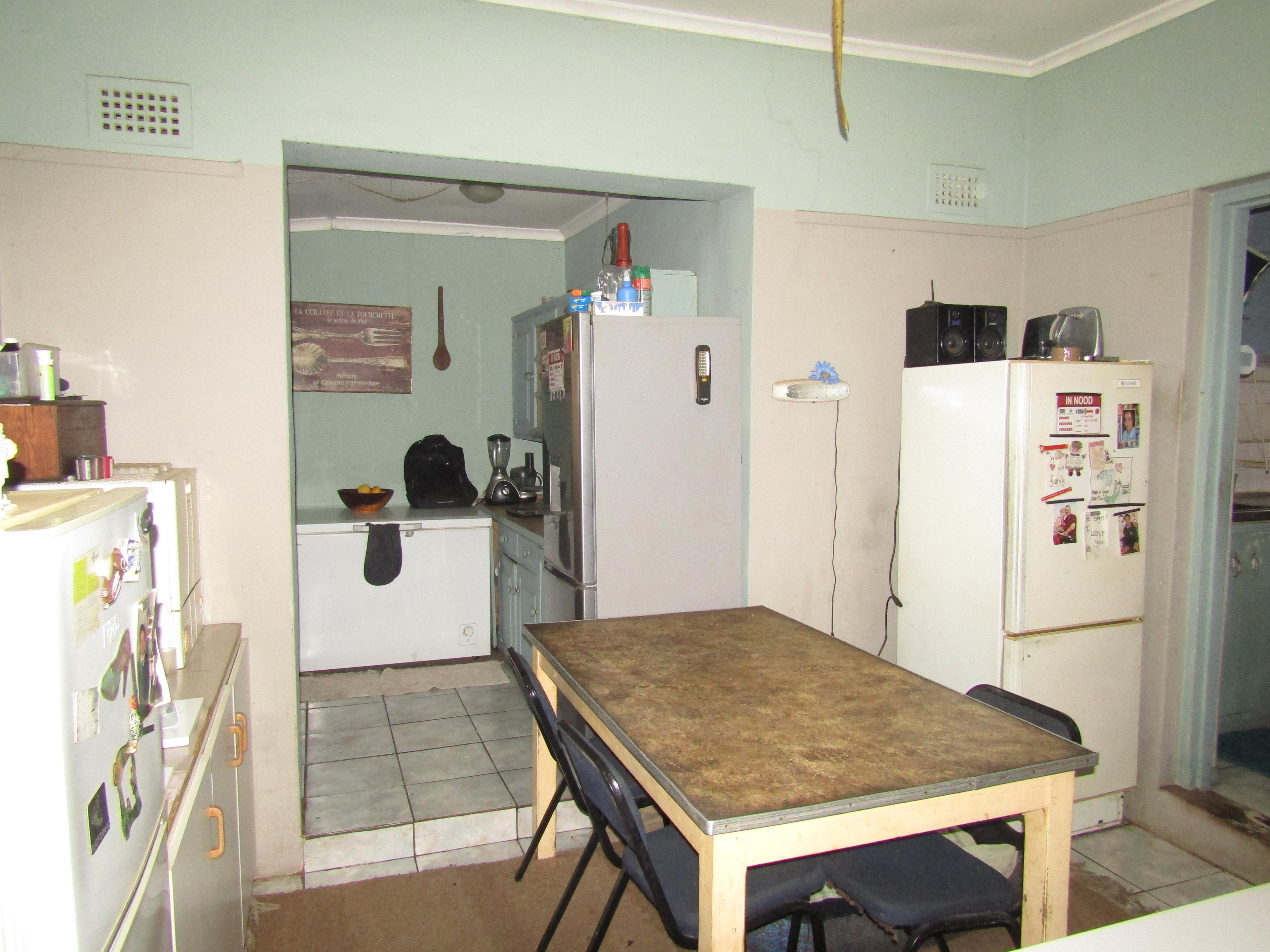 Image 4 of 6