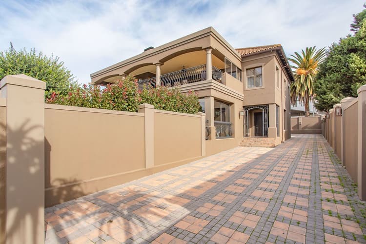 Main property image
