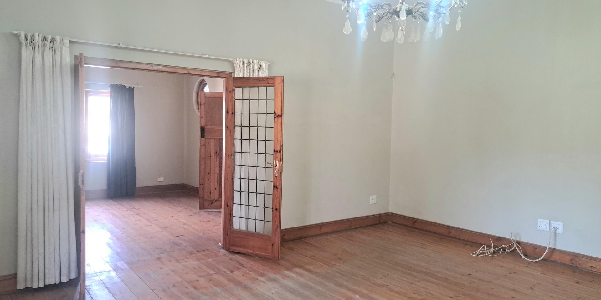 Image 2 of 6