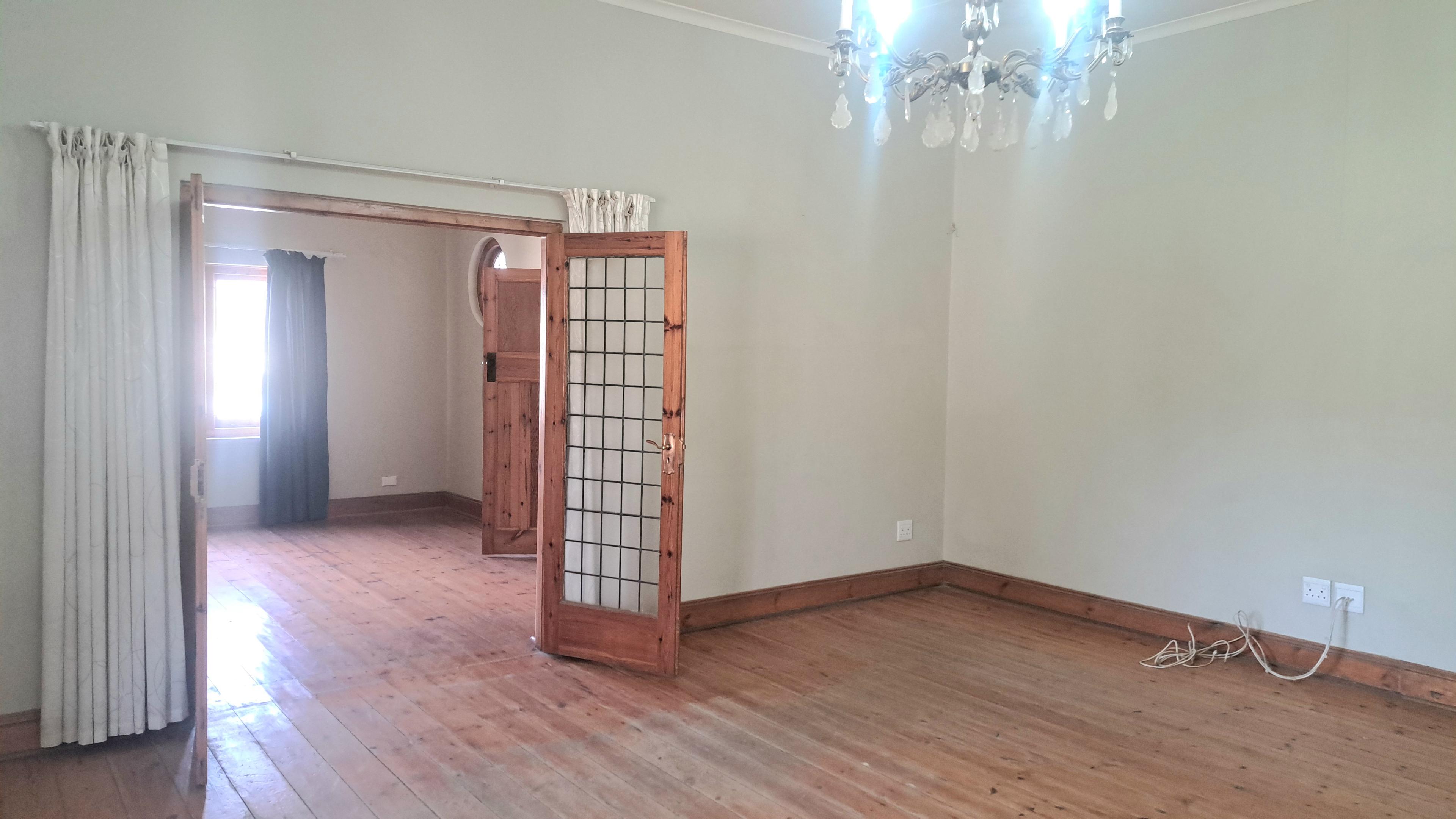 Image 2 of 6