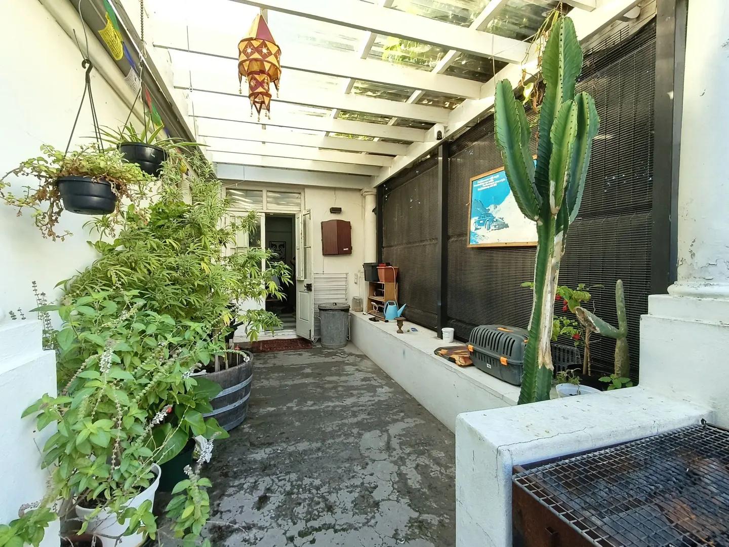 Image 4 of 6