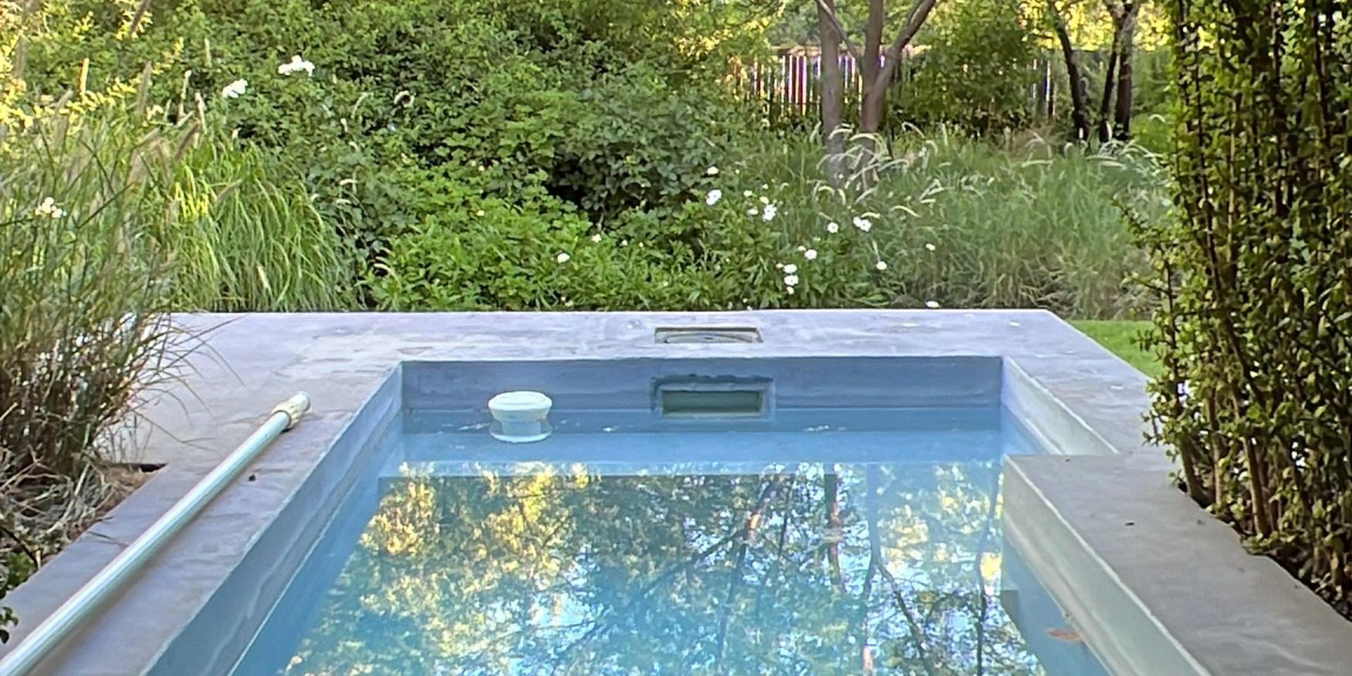 Image 2 of 6