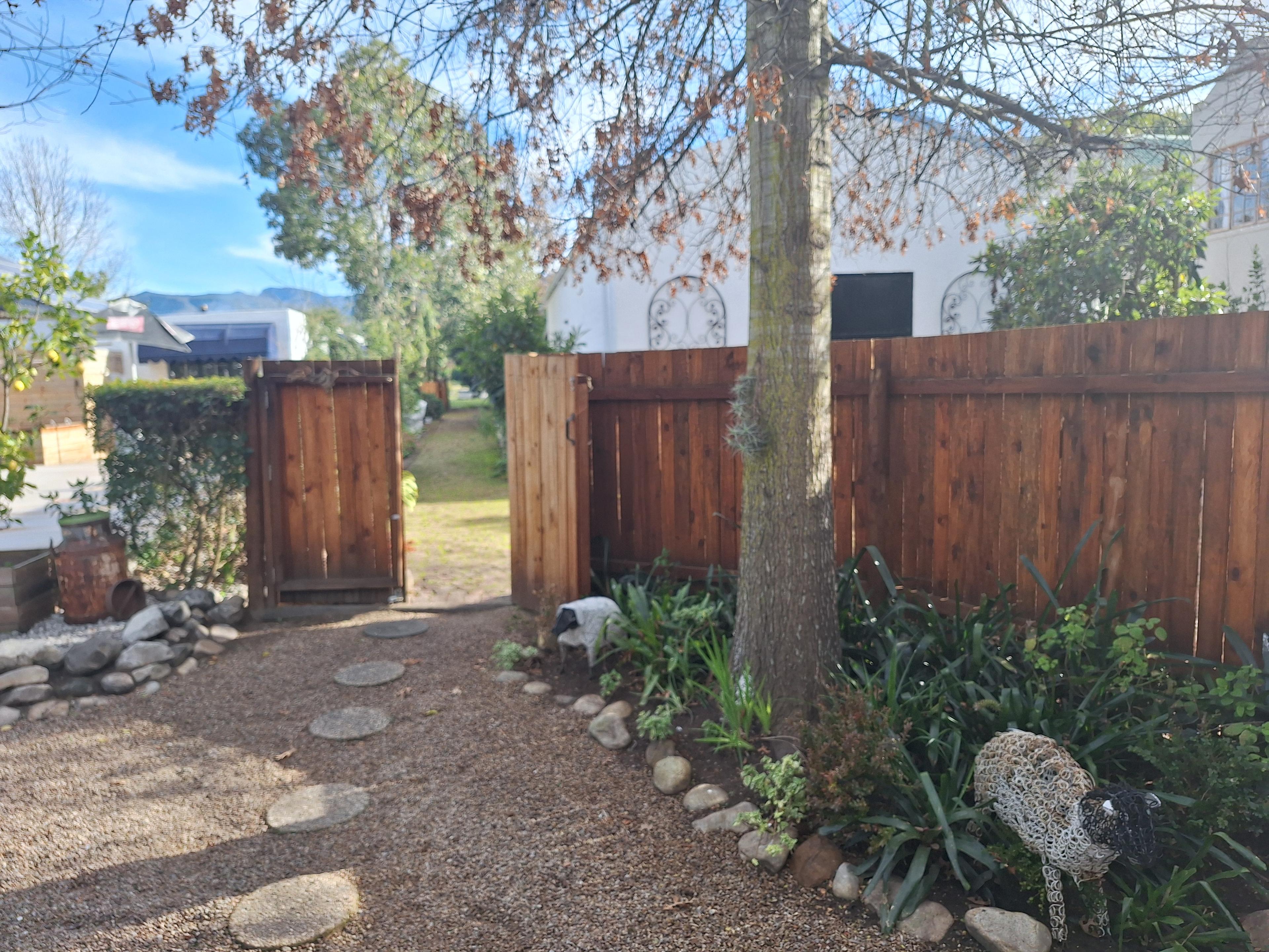 Image 4 of 6