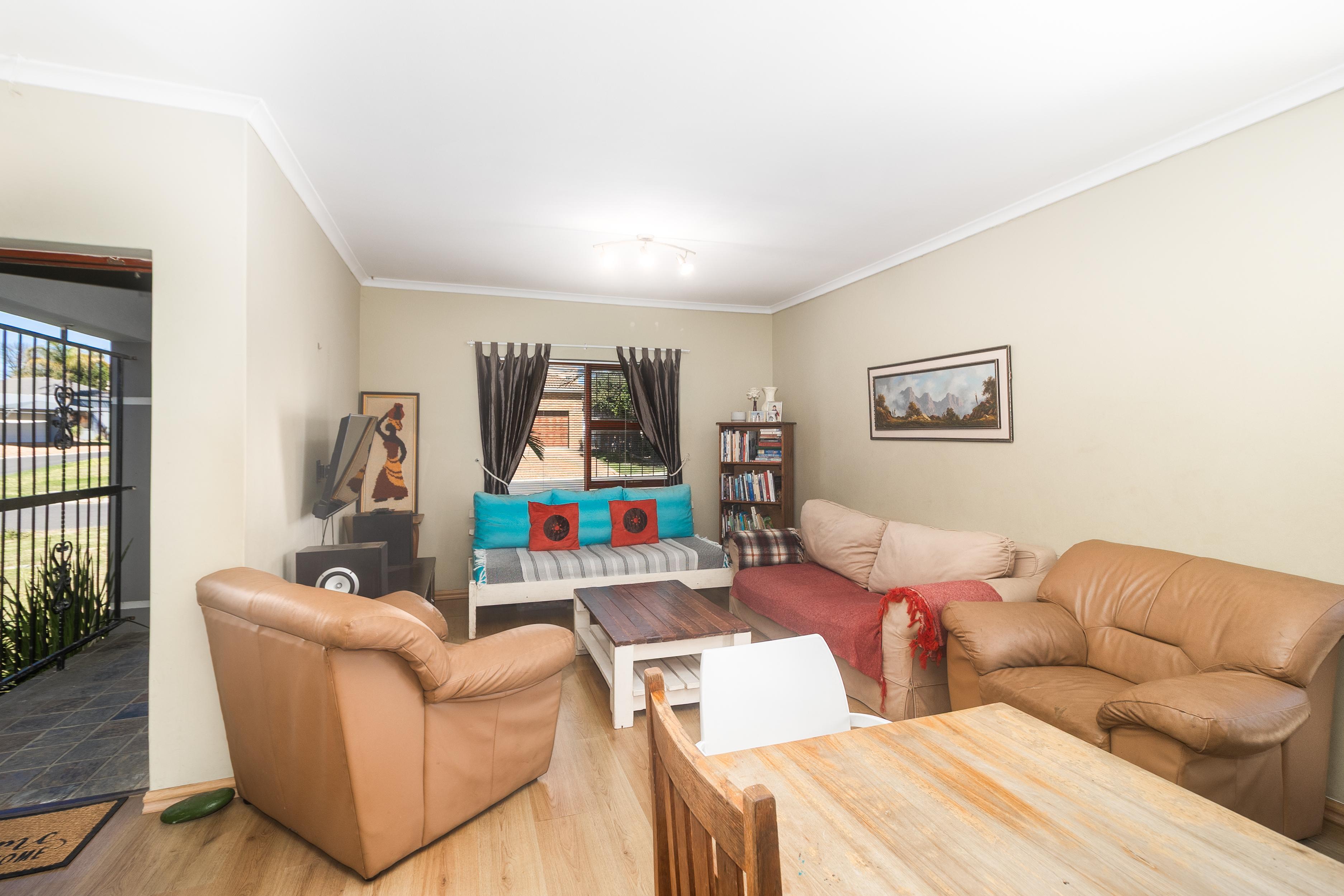 Image 4 of 6