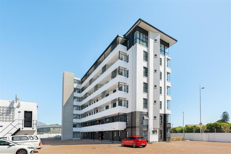 Main property image