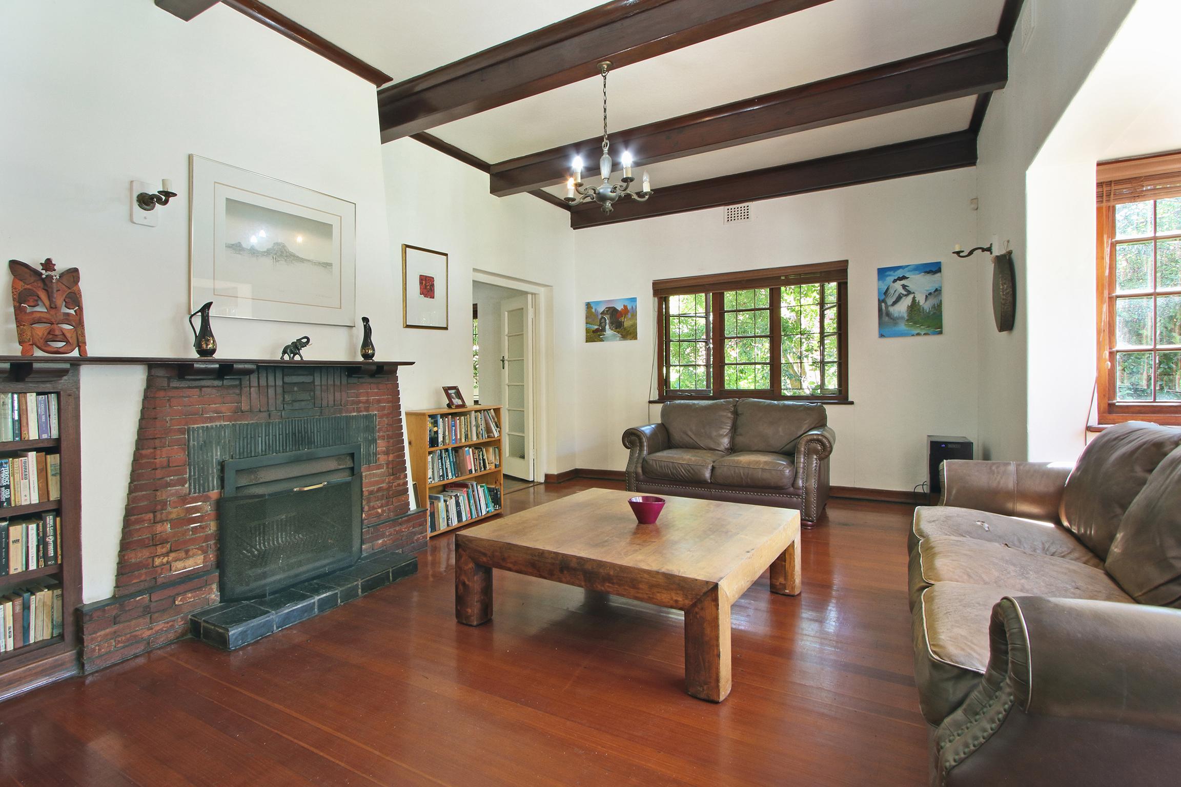 Image 4 of 6