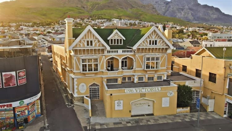 Main property image