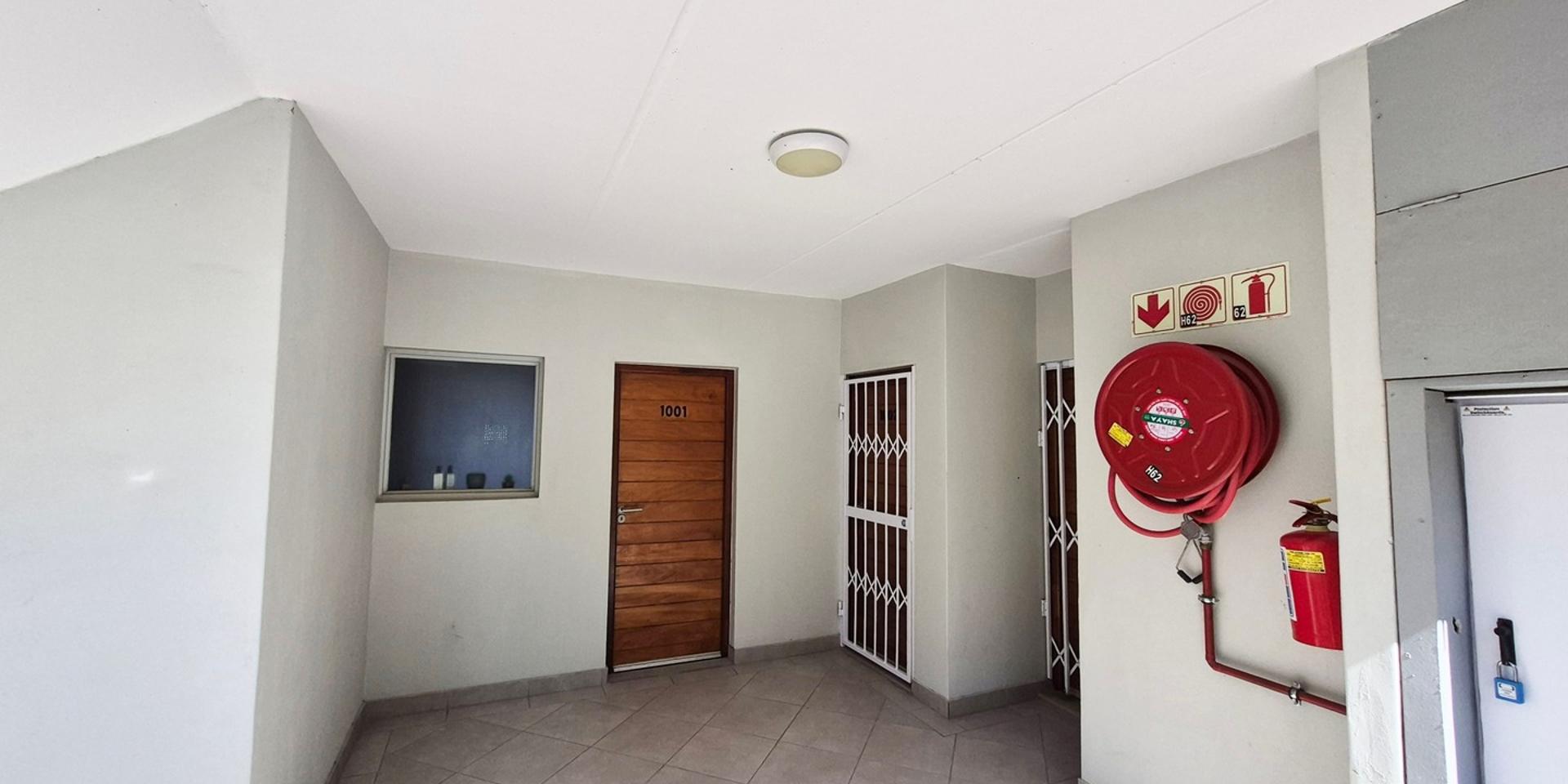 Image 4 of 6
