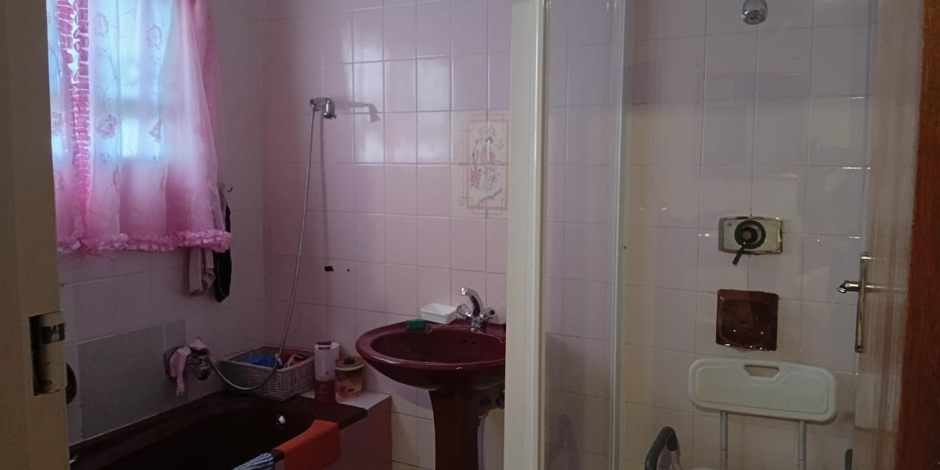 Image 5 of 6