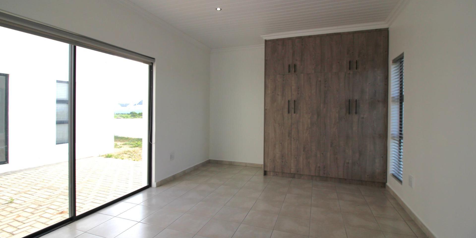 Image 3 of 6