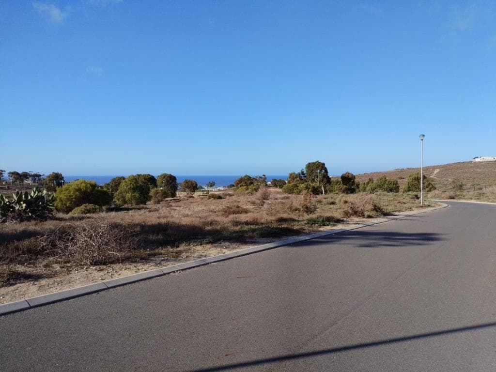 Image 2 of 6