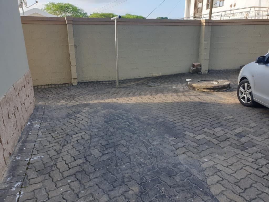 Image 2 of 6