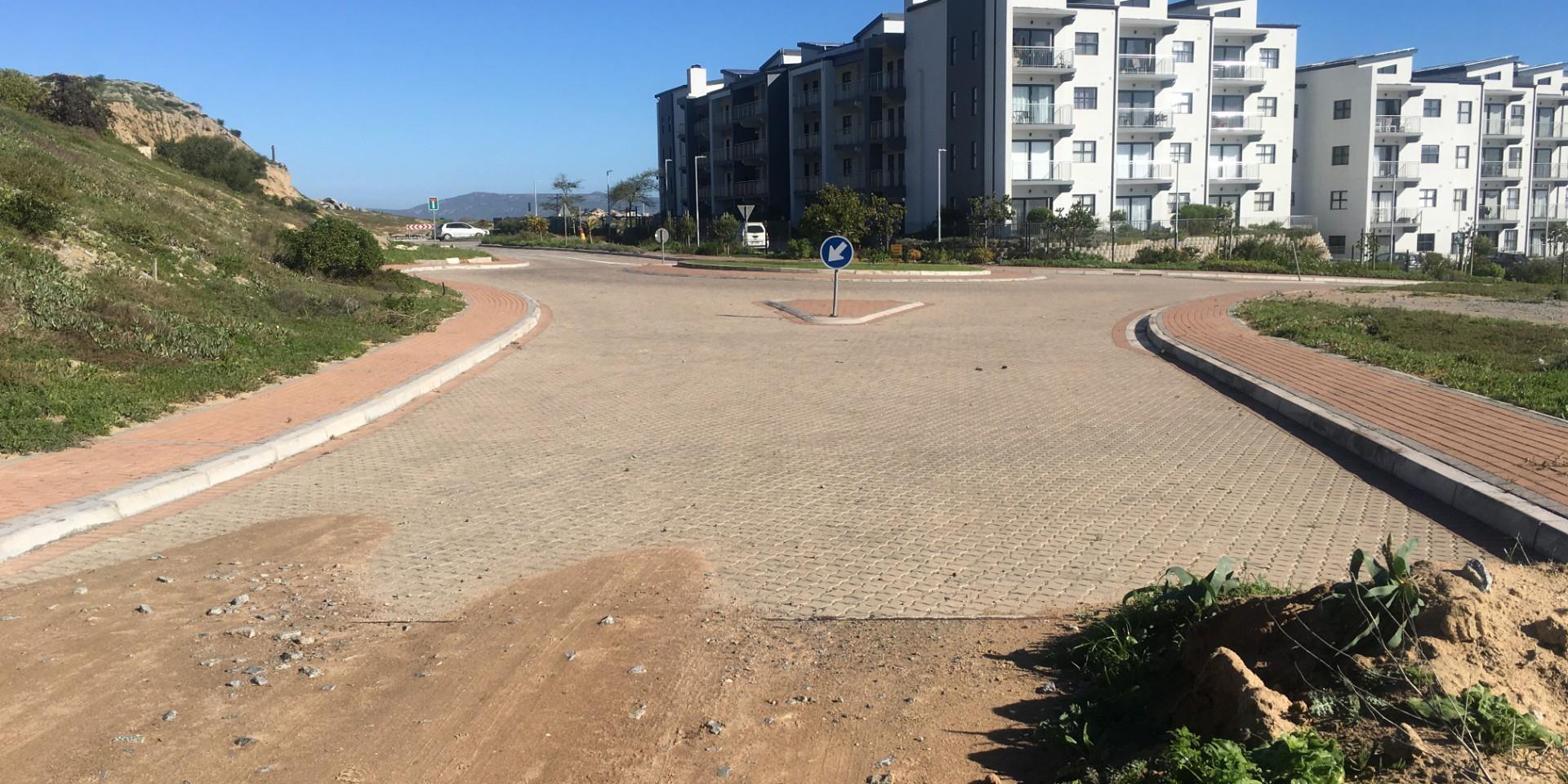 Image 4 of 6