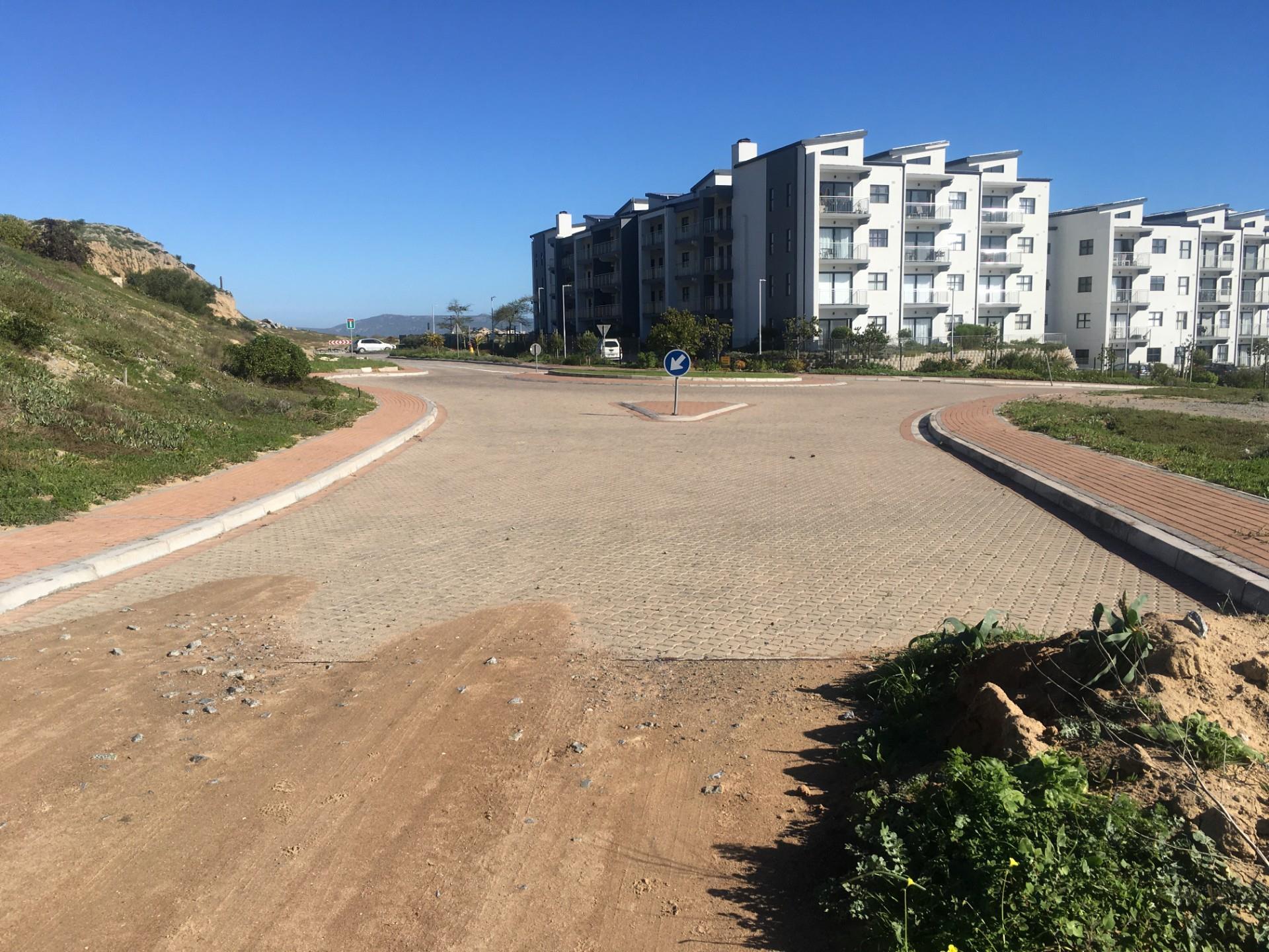 Image 4 of 6