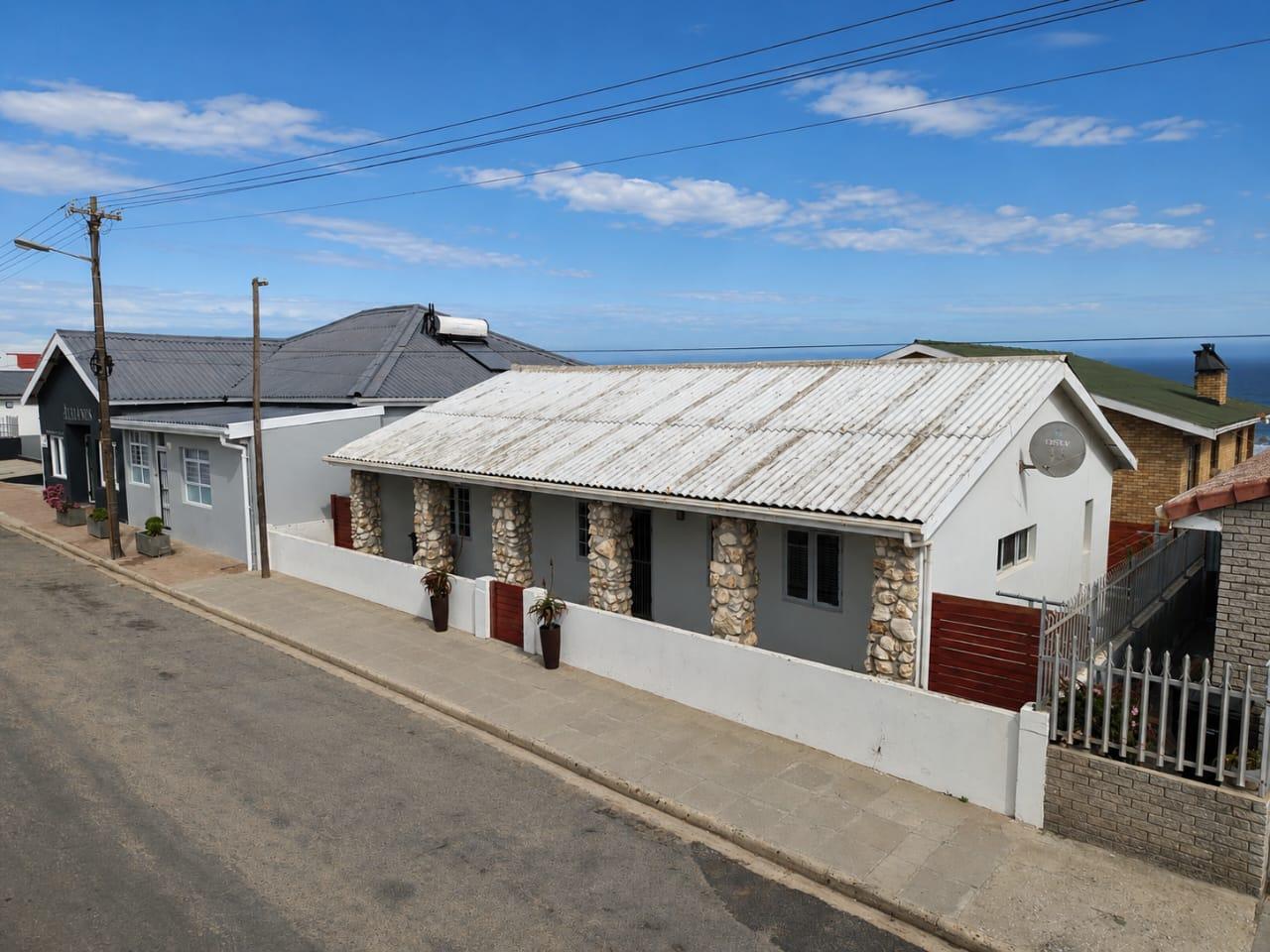 Image 4 of 6