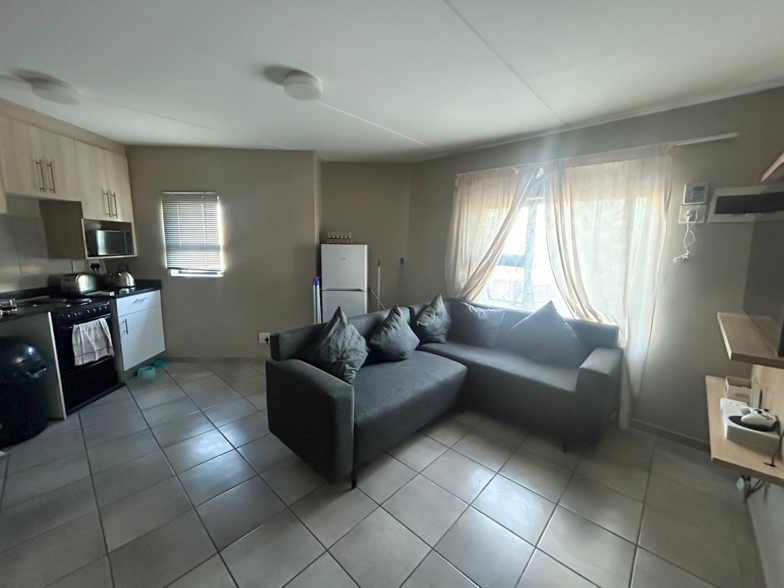 Image 4 of 6