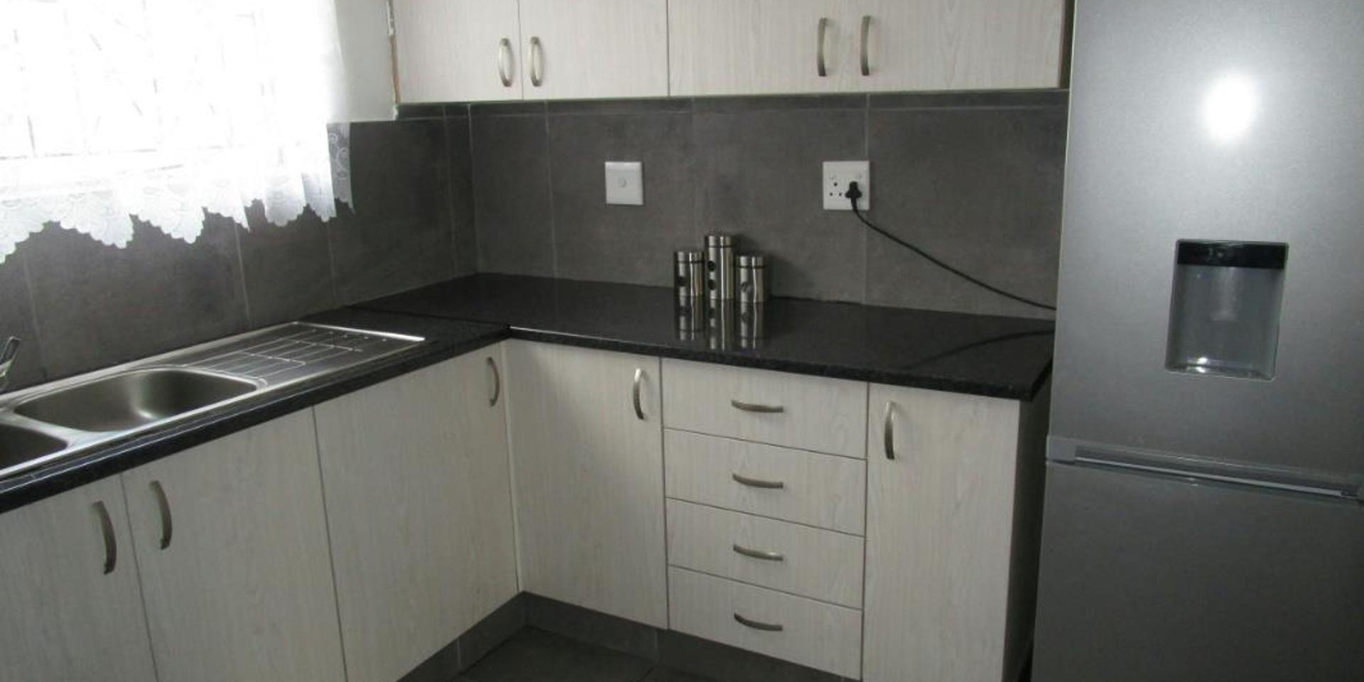 Image 3 of 6