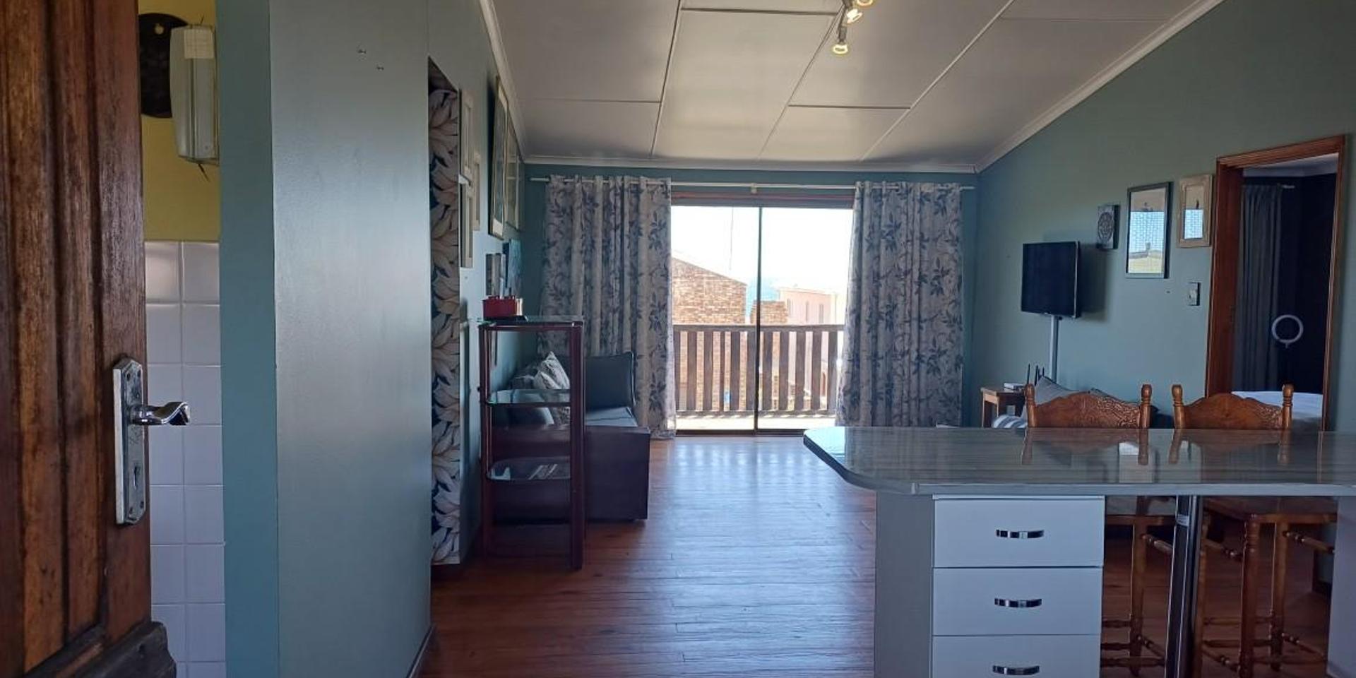 Image 4 of 6