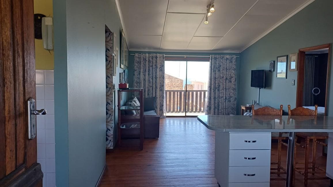 Image 4 of 6