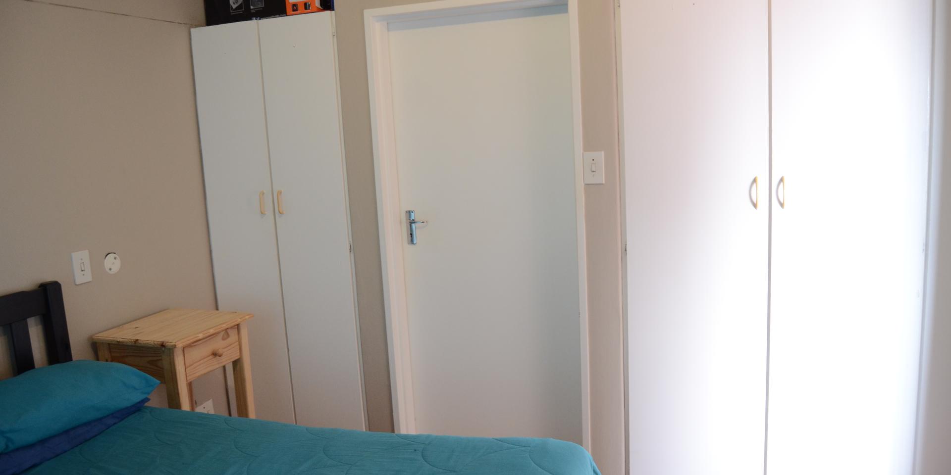 Image 3 of 6