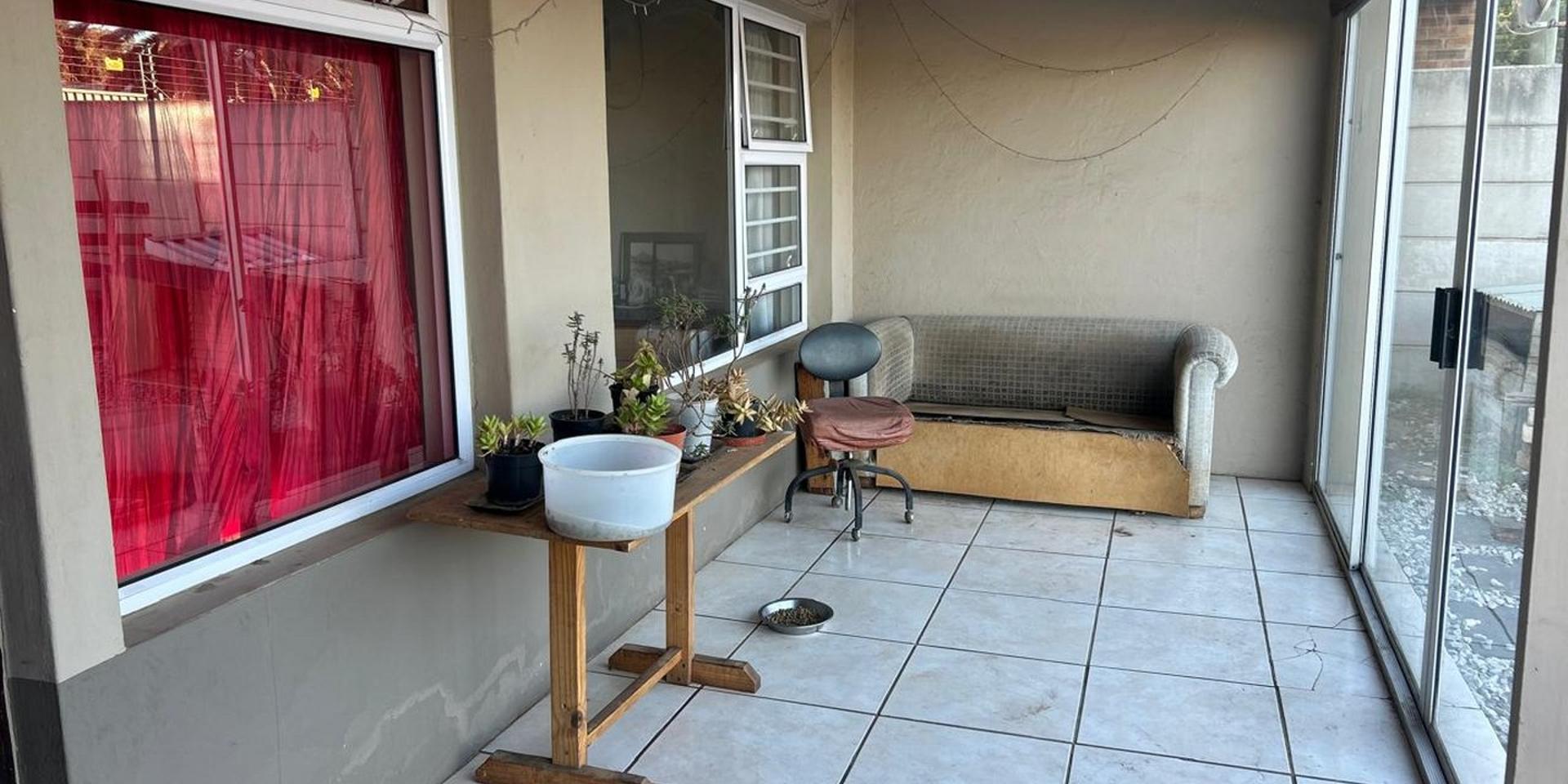 Image 2 of 6