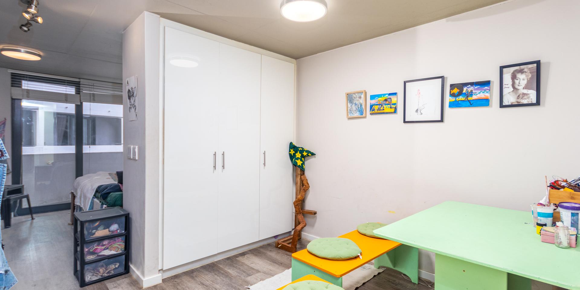 Image 5 of 6