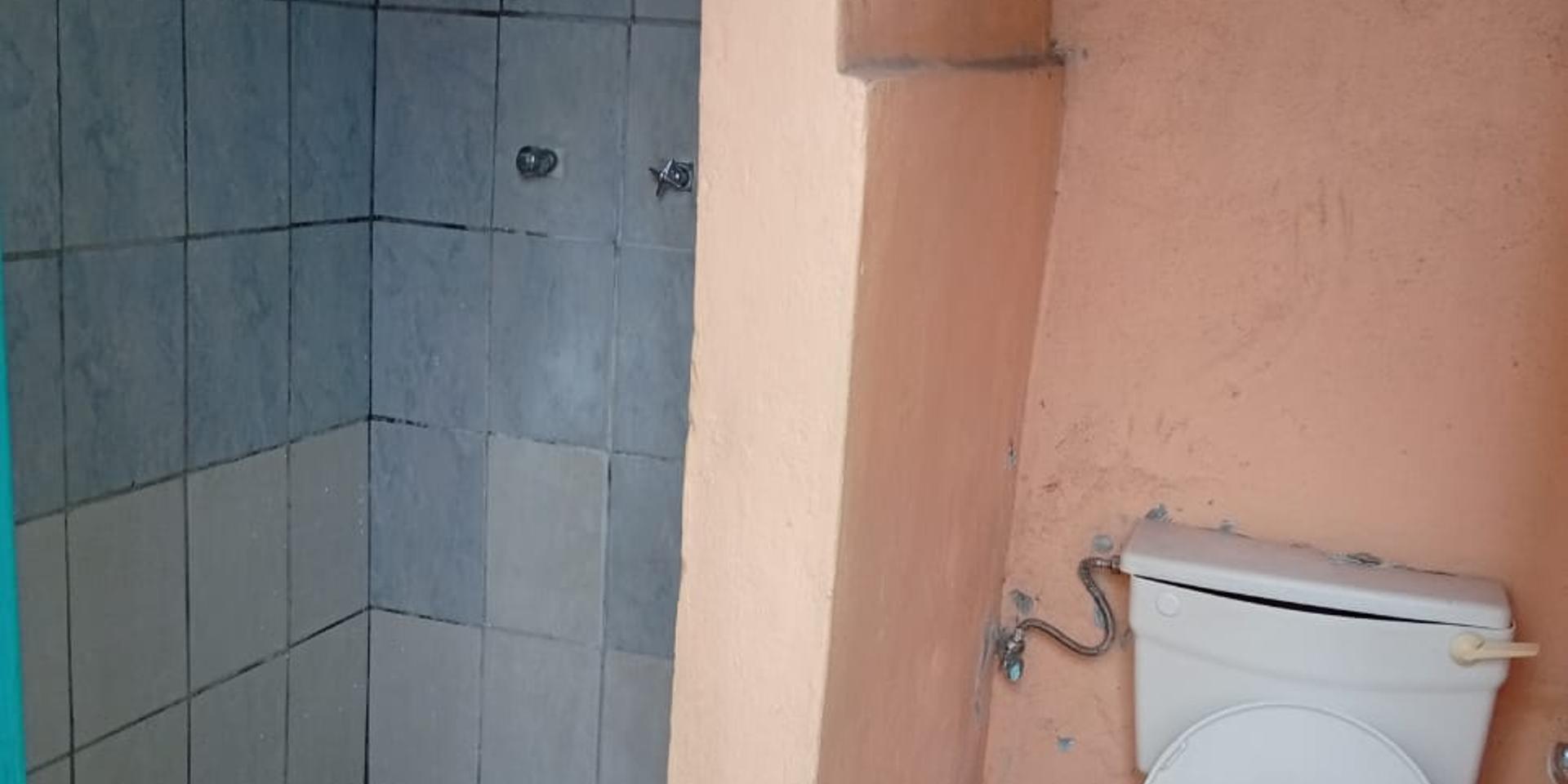 Image 4 of 6