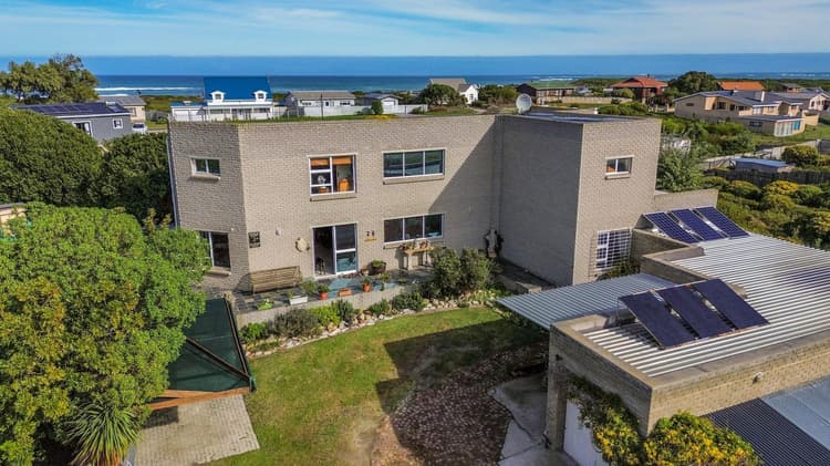 Main property image