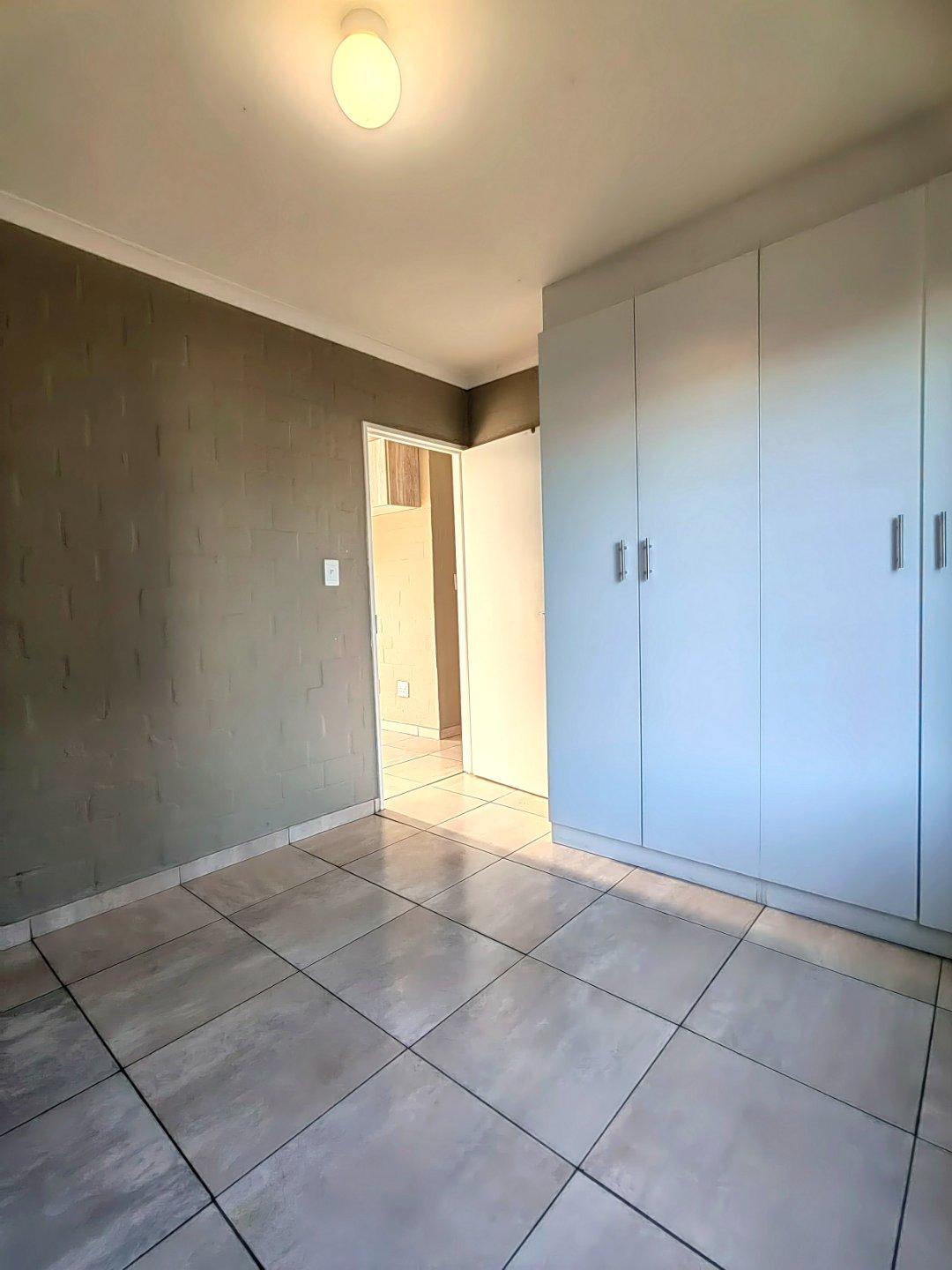 Image 3 of 6