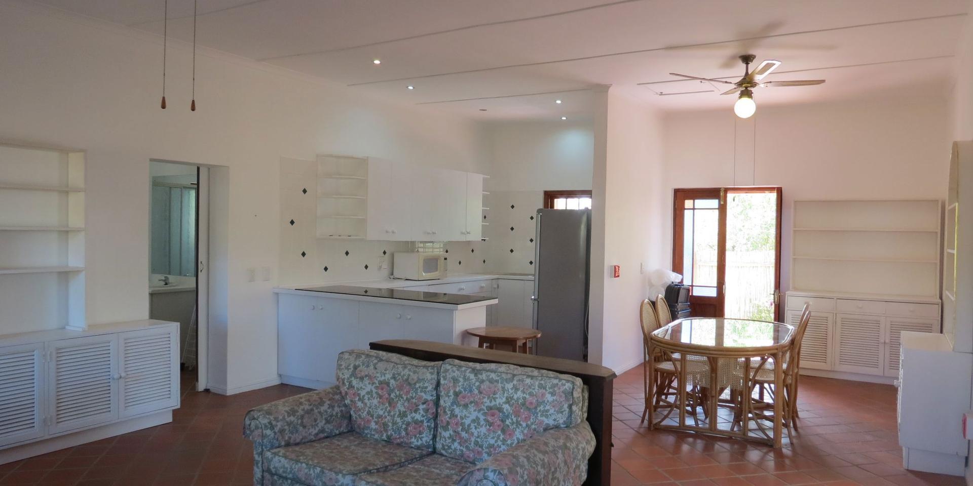 Image 2 of 6