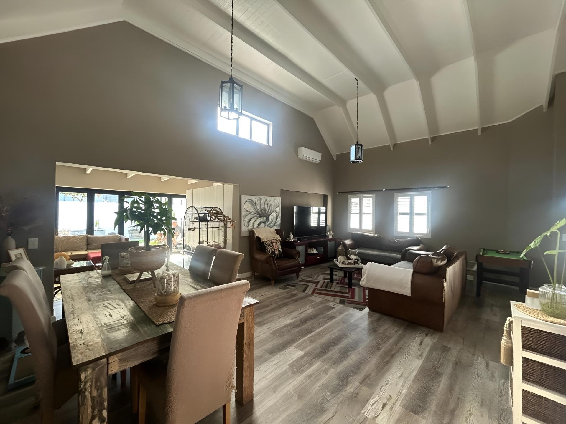 Image 4 of 6