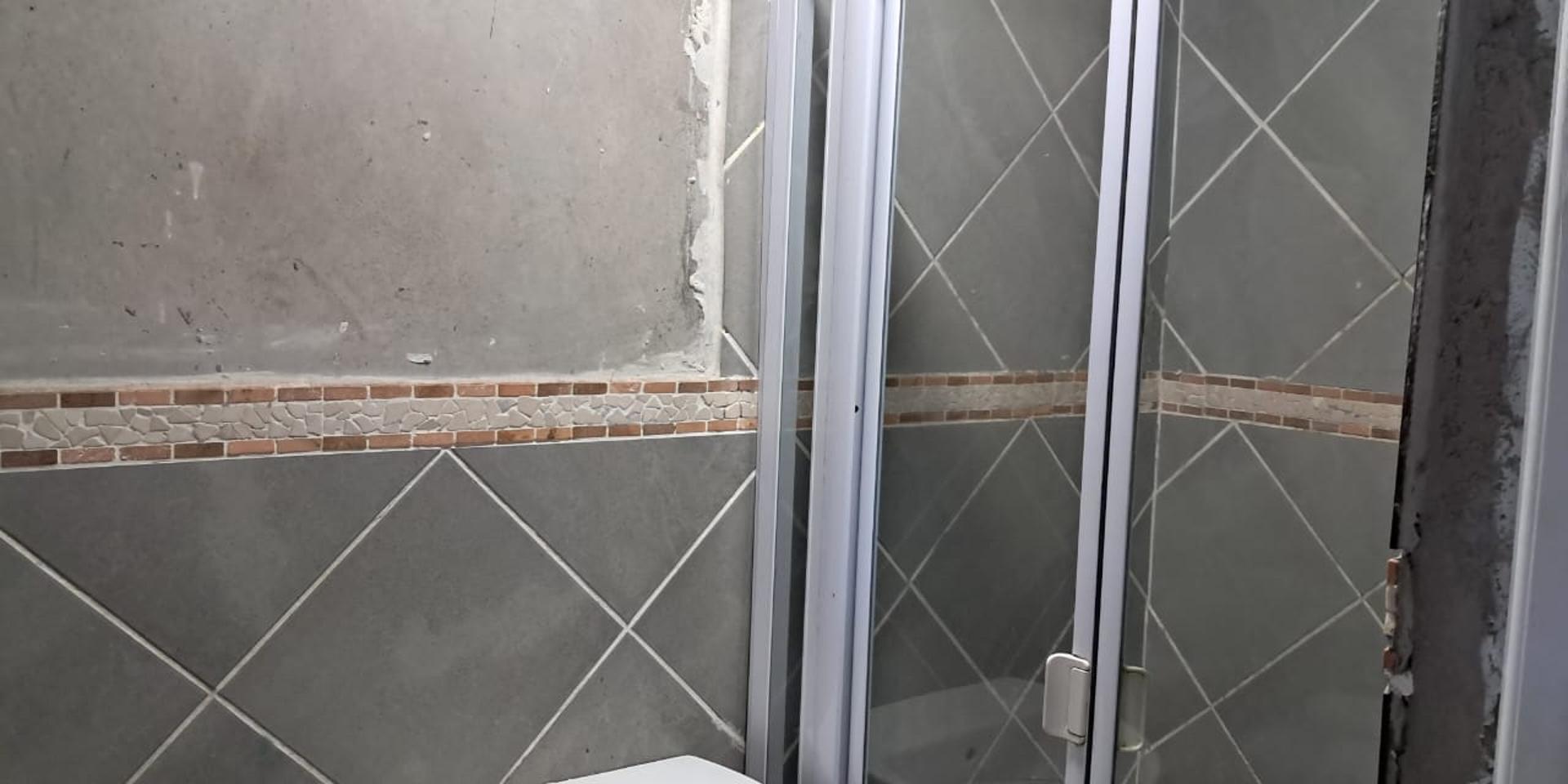 Image 4 of 6