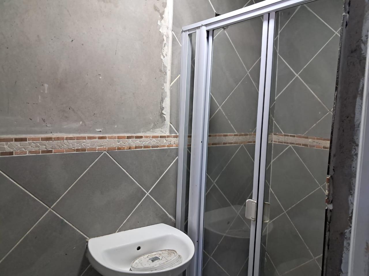 Image 4 of 6
