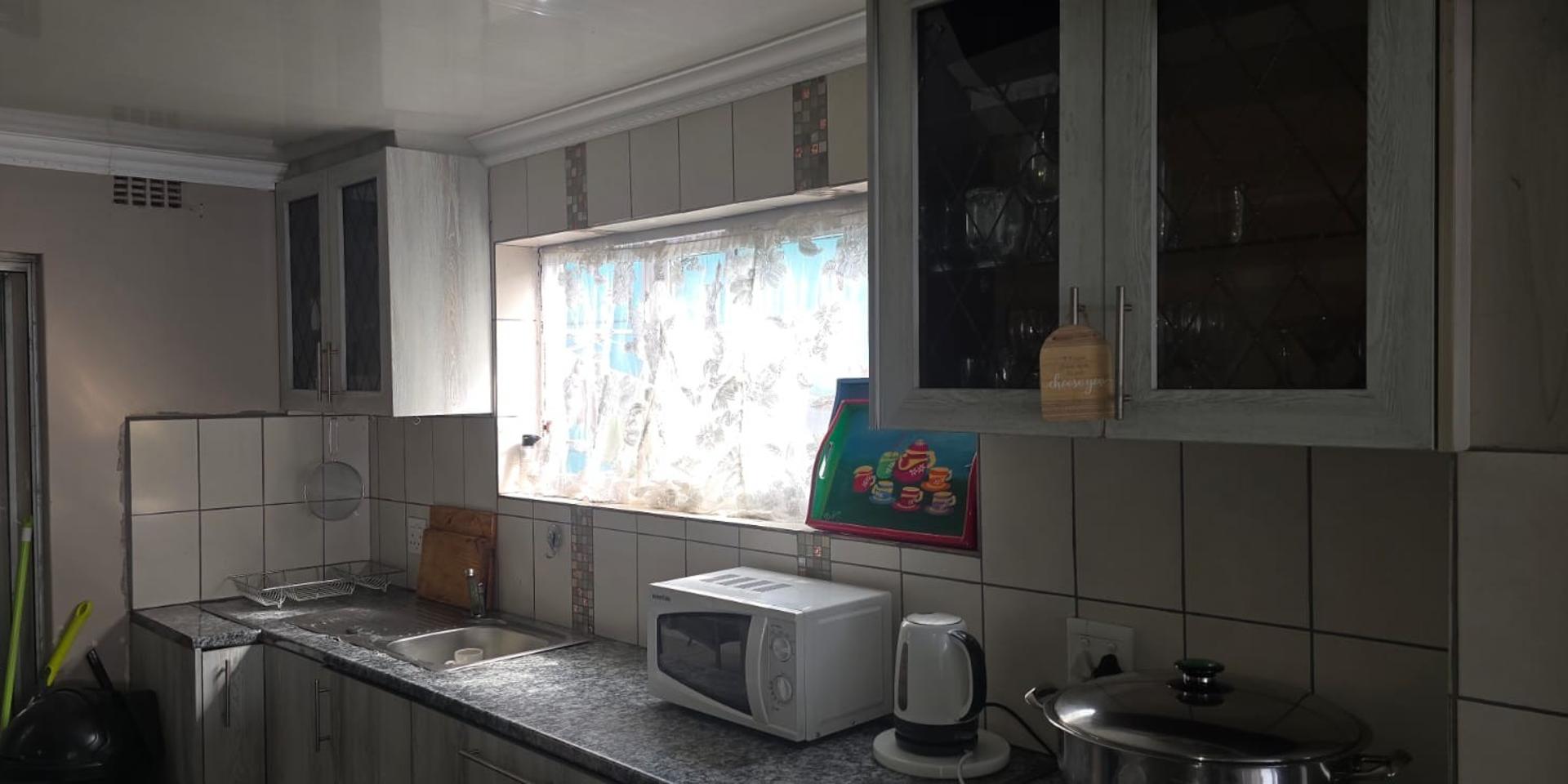 Image 5 of 6