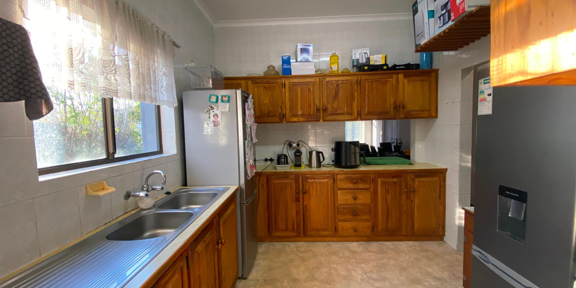 Image 2 of 6