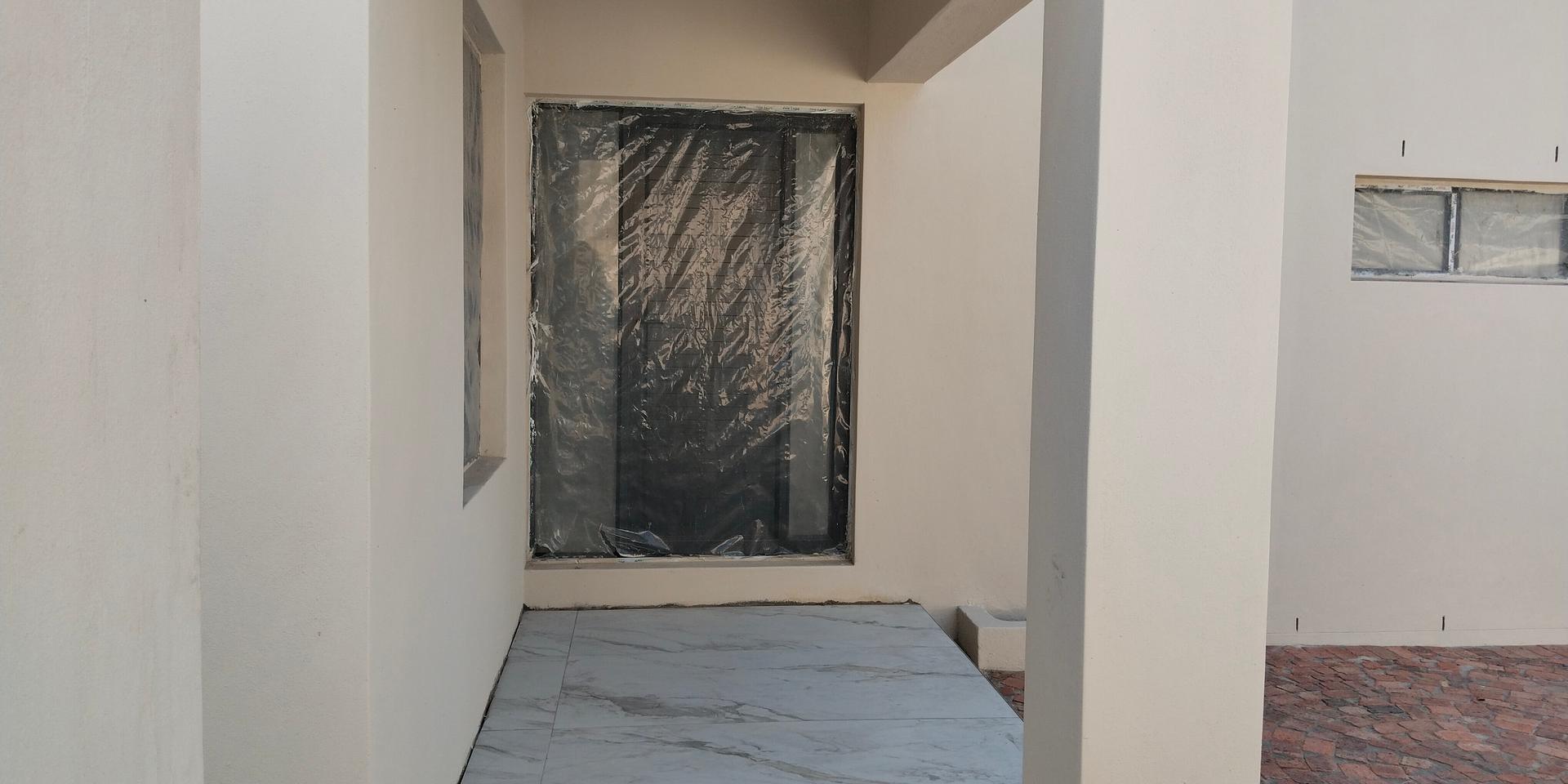 Image 4 of 6