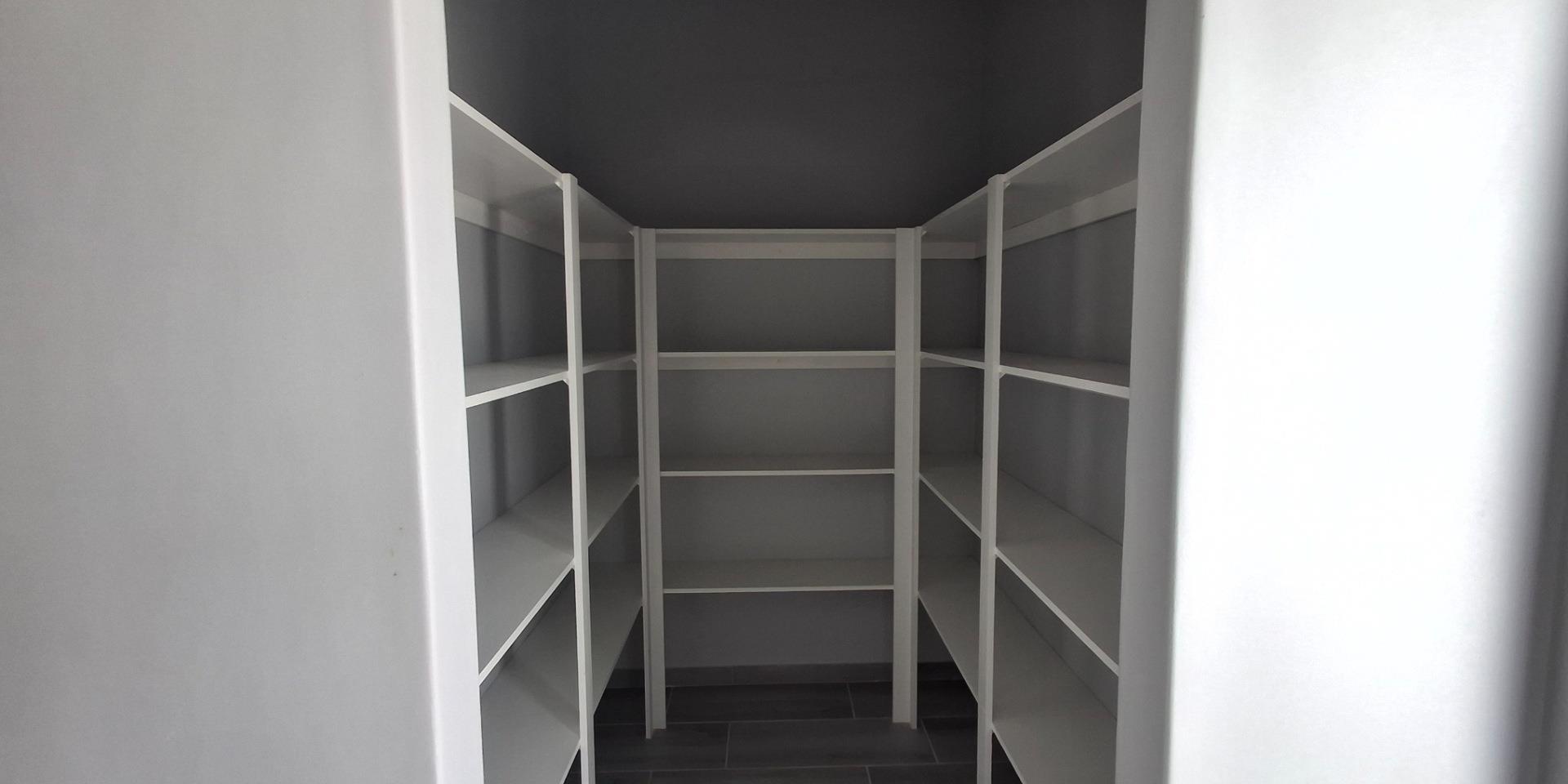 Image 4 of 6