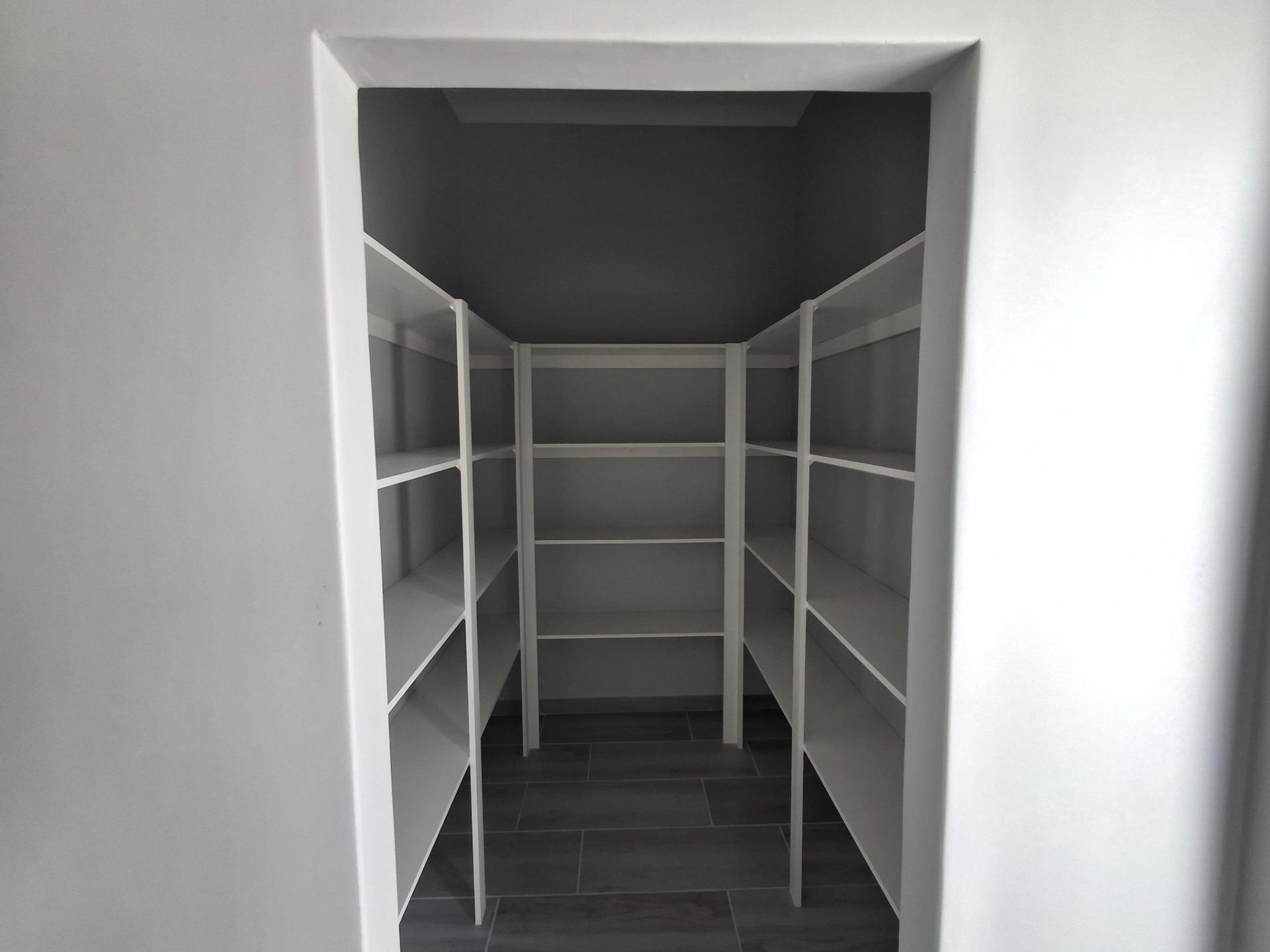 Image 4 of 6