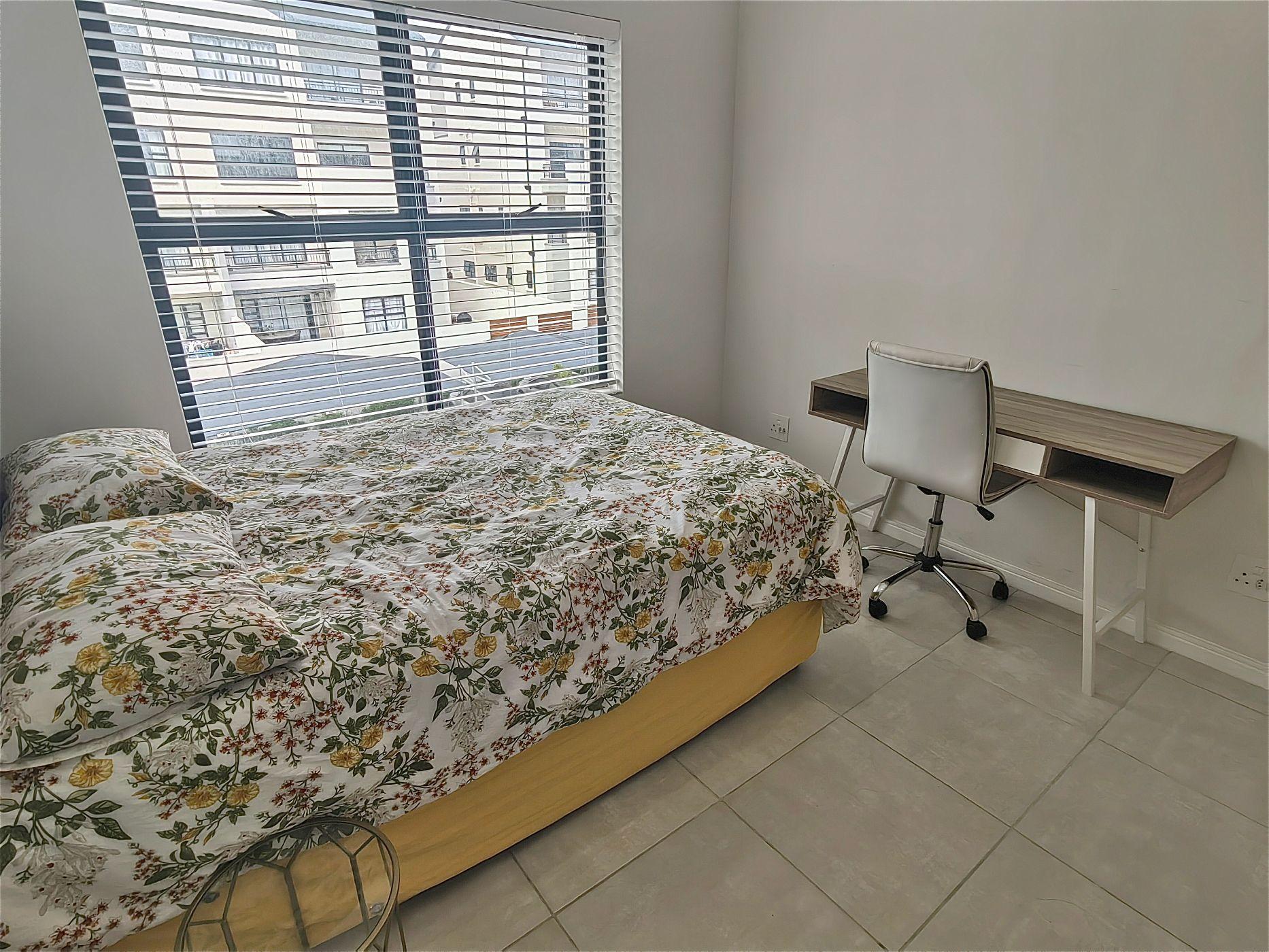 Image 4 of 6