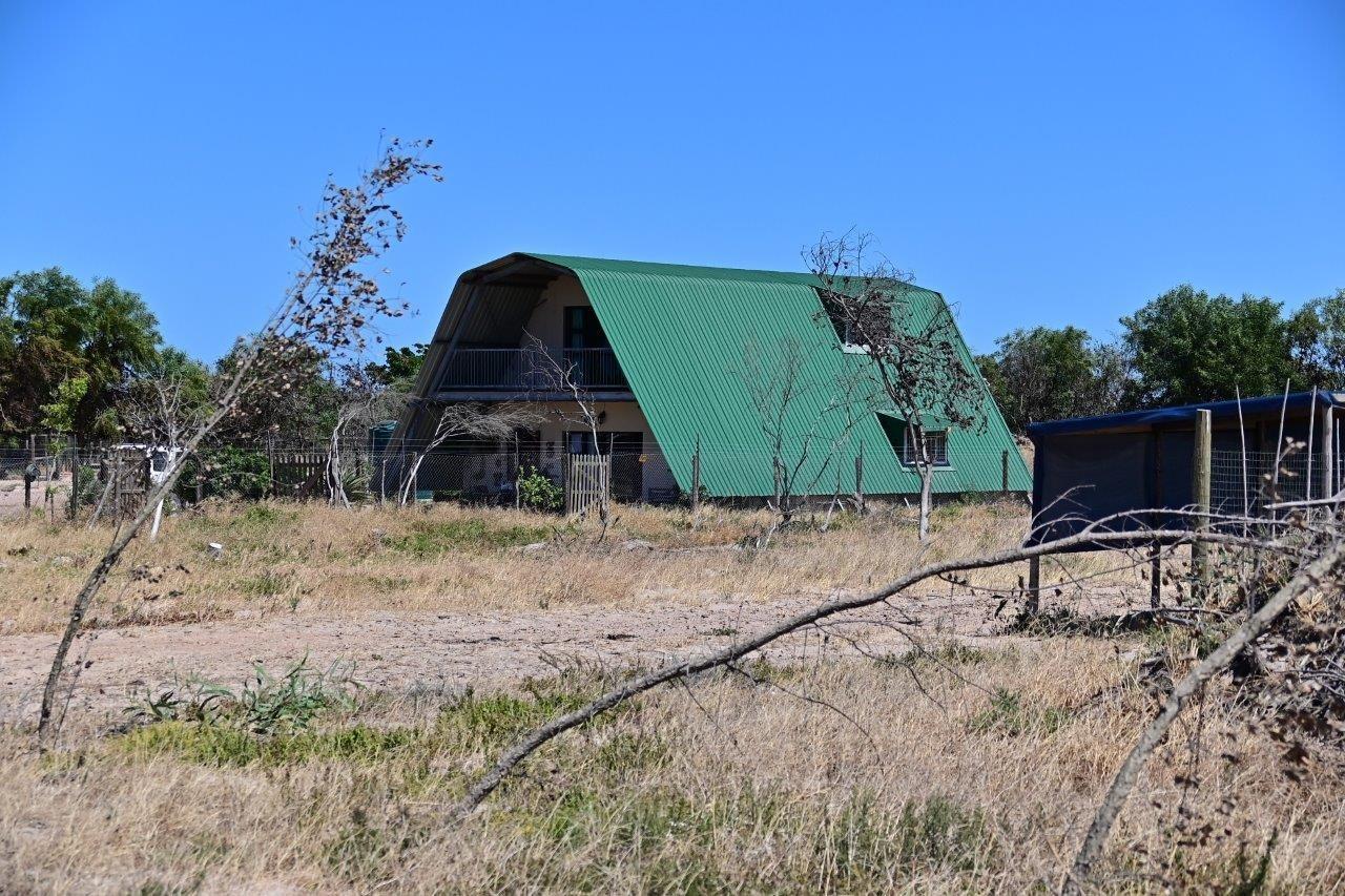 Image 4 of 6