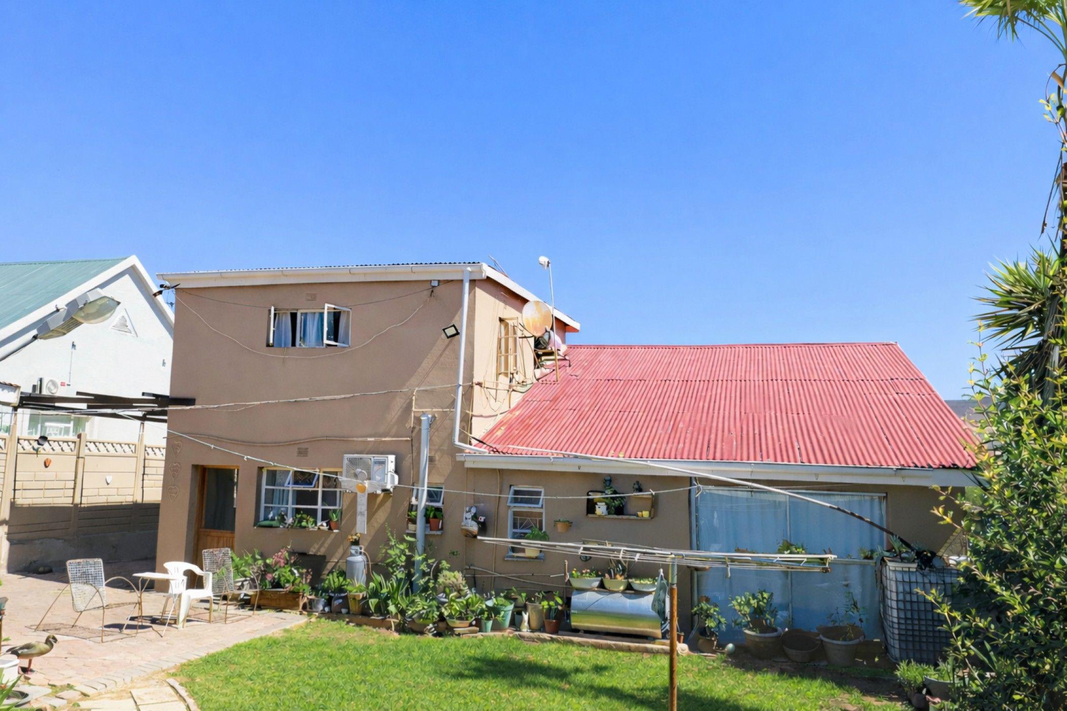 Image 4 of 6
