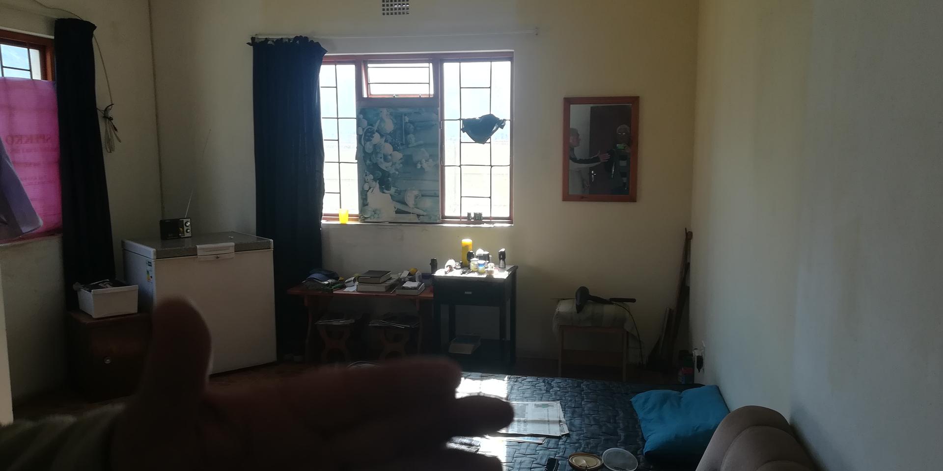 Image 2 of 6